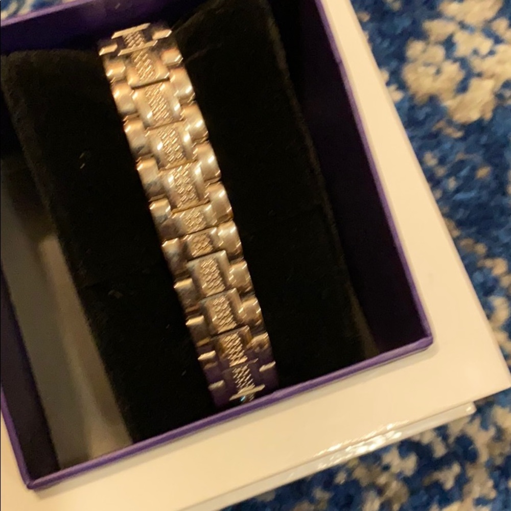 Watch - Picture 2 of 3